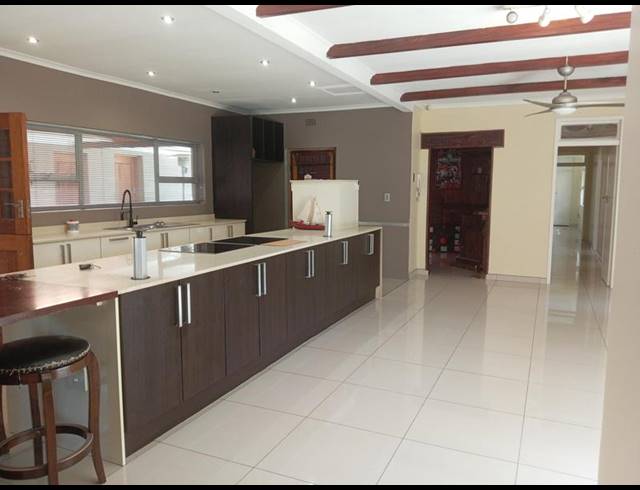 3 BEDROOM PROPERTY TO RENT IN CRESTA